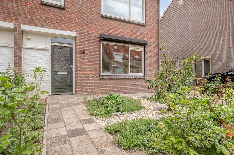 Burg van Poppelstraat 49