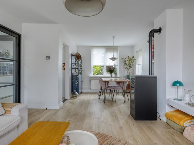 Burg van Poppelstraat 49, Gilze