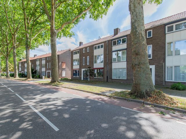 Henri Hermanslaan 44, Geleen