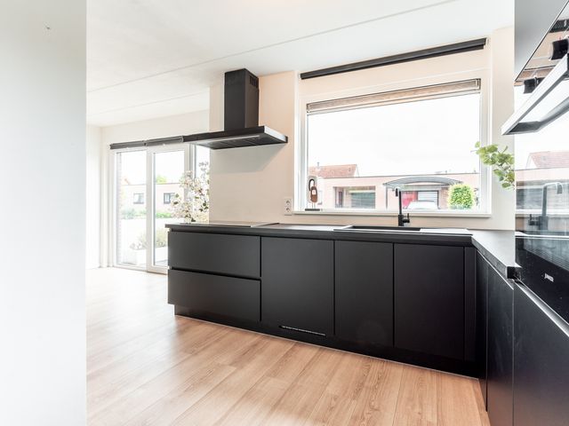 Uitdamstraat 9, Lelystad
