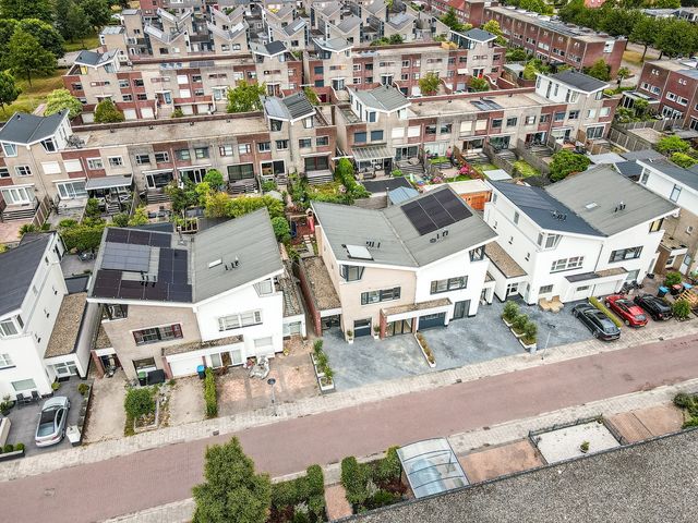 Uitdamstraat 9, Lelystad