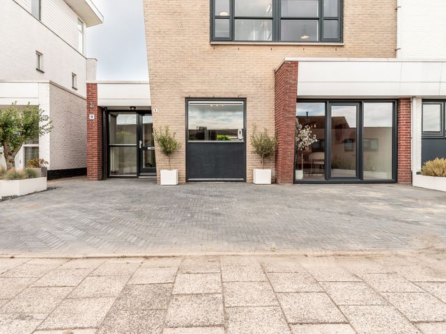 Uitdamstraat 9, Lelystad