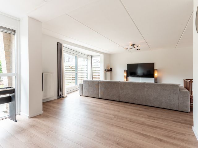 Uitdamstraat 9, Lelystad