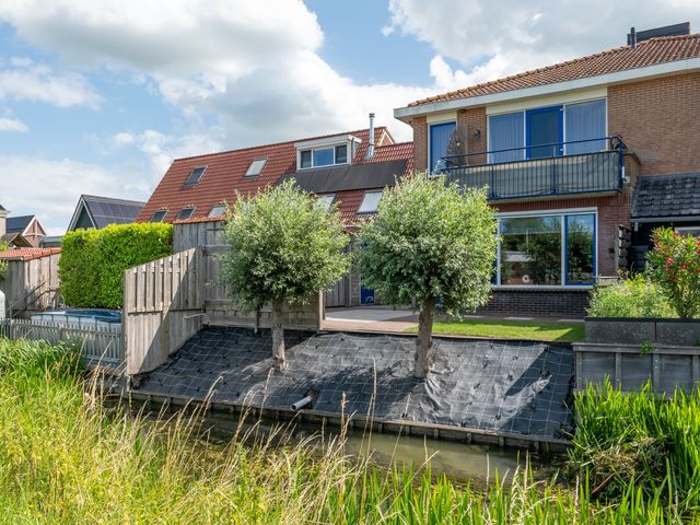 Overtoom 9, Zuidermeer