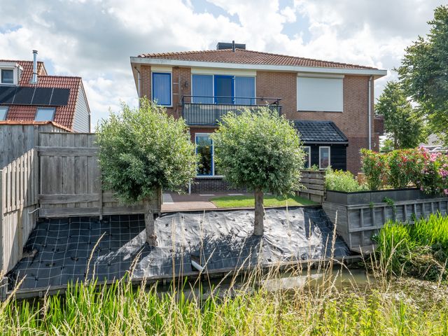 Overtoom 9, Zuidermeer