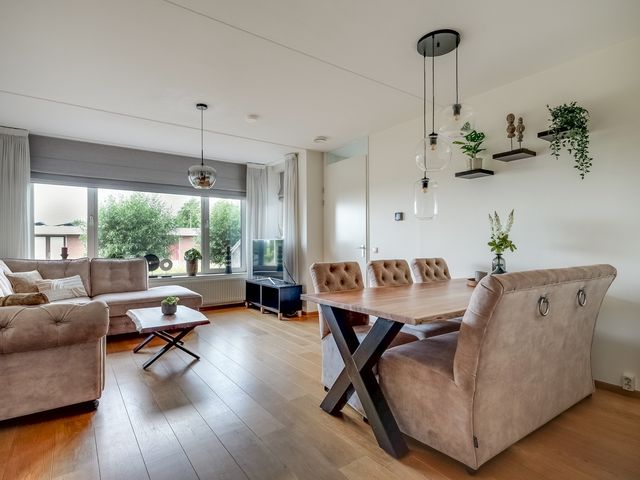 Overtoom 9, Zuidermeer