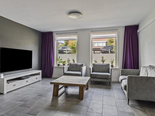 van Glymesstraat 4, Standdaarbuiten