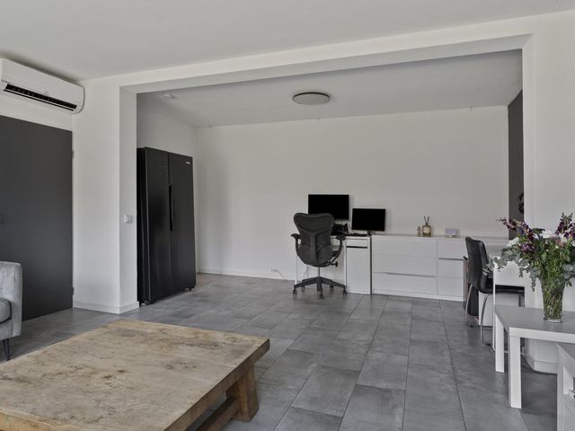 van Glymesstraat 4, Standdaarbuiten