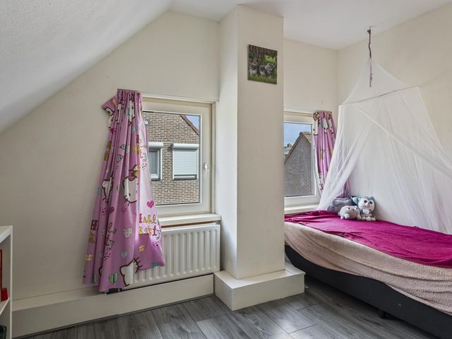 van Glymesstraat 4, Standdaarbuiten