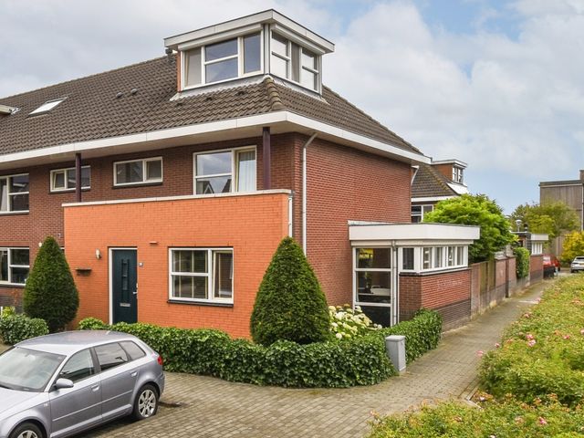 Rodelindalaan 38, Nieuw-Vennep