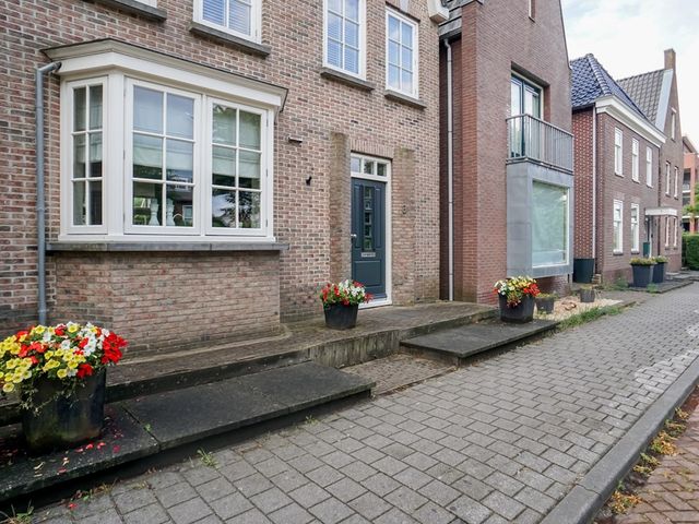 Laansloot 8, Broek op Langedijk