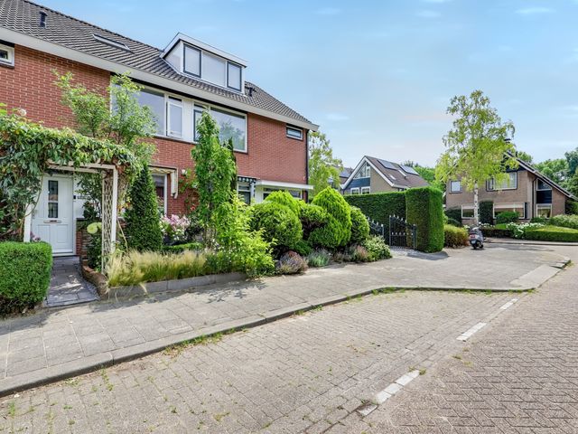 Pelikaan 46, Ridderkerk
