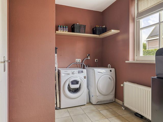 Van Zeylstraat 4, Oud-Vossemeer