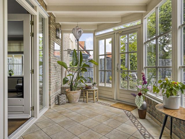 Van Zeylstraat 4, Oud-Vossemeer