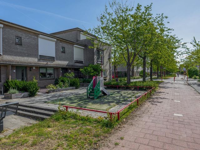 Annie M.G. Schmidtstraat 11, Oud-Beijerland