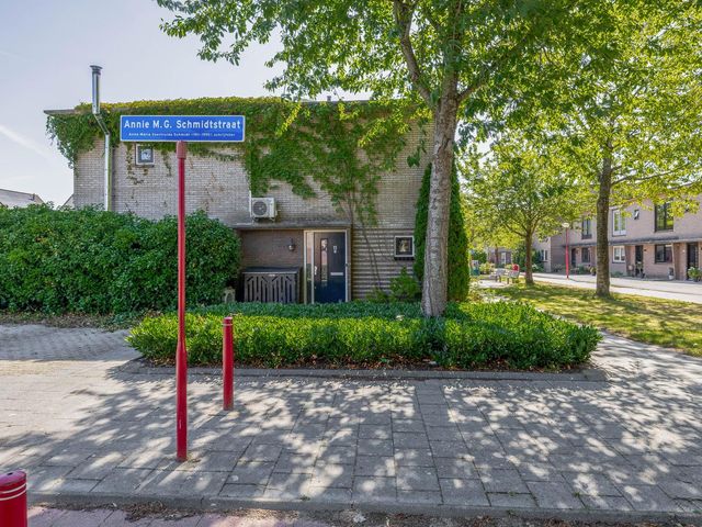 Annie M.G. Schmidtstraat 11, Oud-Beijerland