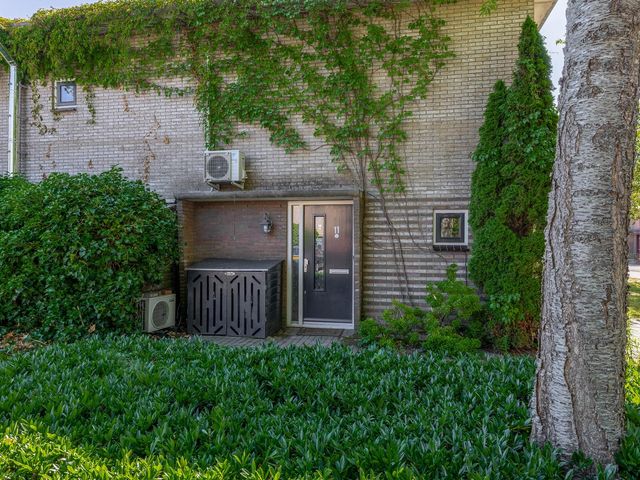 Annie M.G. Schmidtstraat 11, Oud-Beijerland