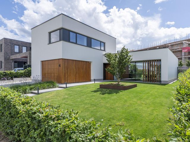 Korenbloem 4, Heerlen