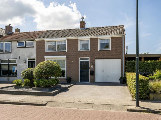 Dorpsweg 43, Oud-Vossemeer