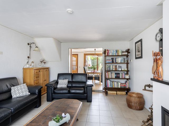 Dorpsweg 43, Oud-Vossemeer