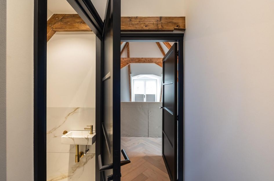 Nieuwsteeg 34B