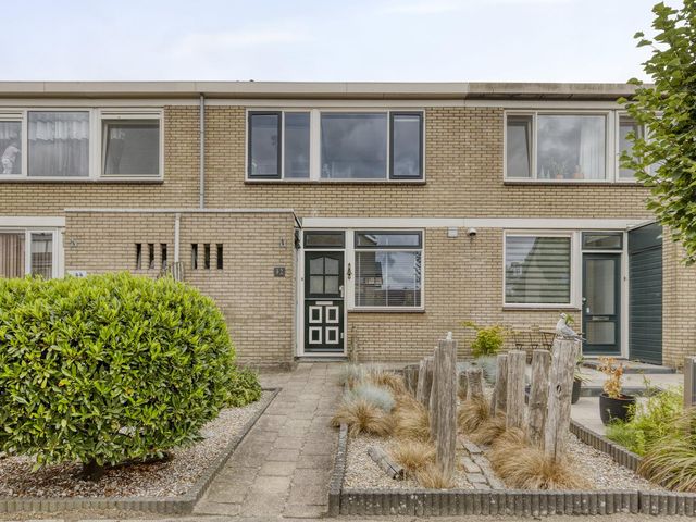 Brandgansstraat 42, Strijen