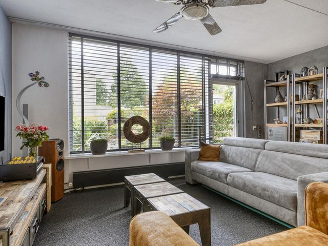 Brandgansstraat 42, Strijen