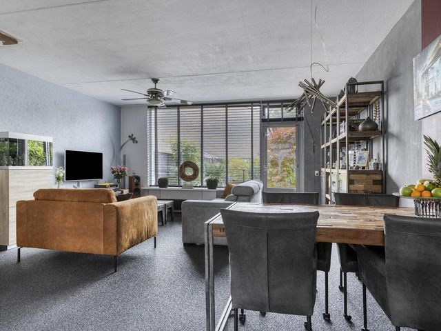 Brandgansstraat 42, Strijen