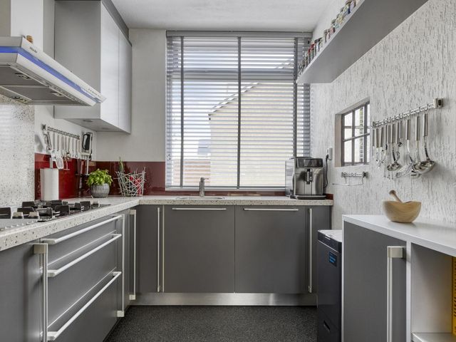 Brandgansstraat 42, Strijen