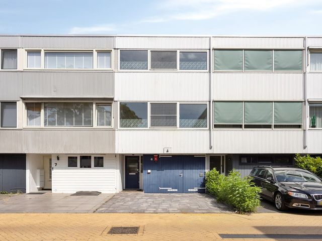 Volder 6, Hoorn
