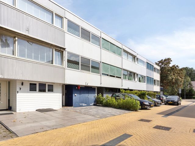 Volder 6, Hoorn