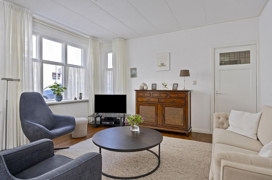 Manhuisstraat 5