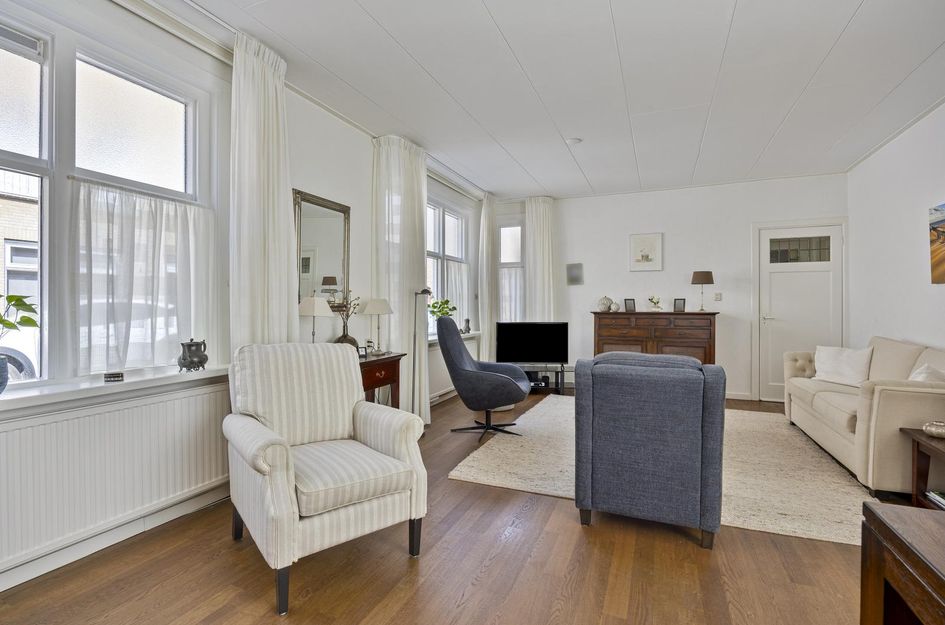 Manhuisstraat 5