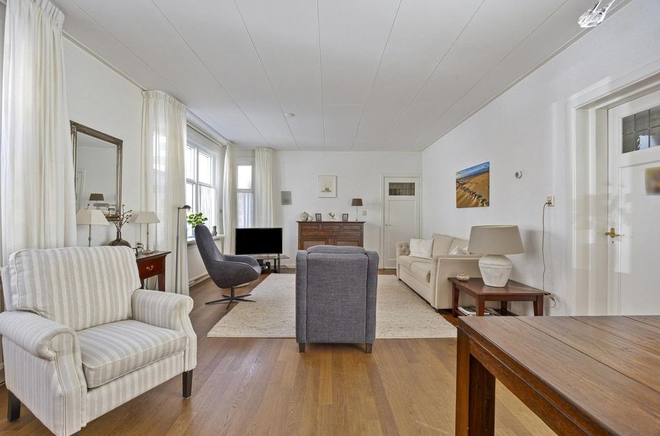 Manhuisstraat 5