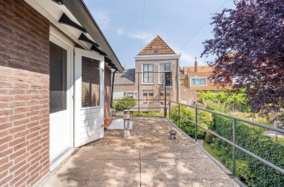 Manhuisstraat 5