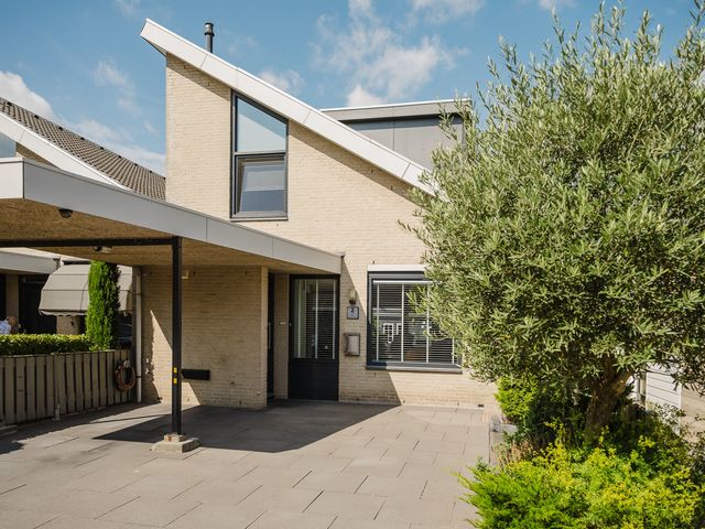 Rosa Spierstraat 2, Spijkenisse