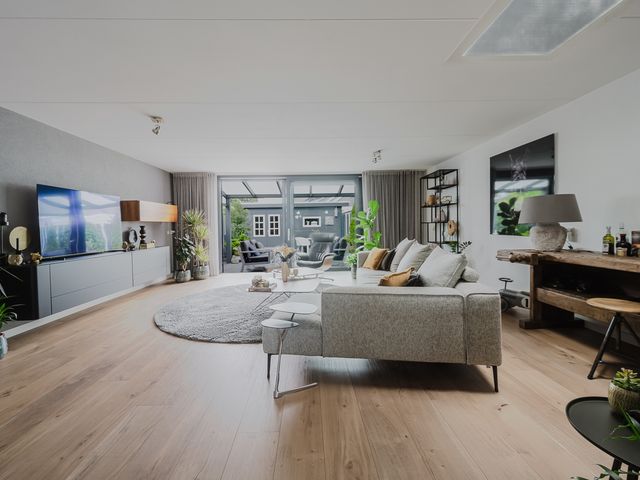 Rosa Spierstraat 2, Spijkenisse
