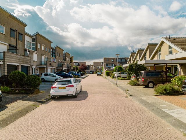 Rosa Spierstraat 2, Spijkenisse