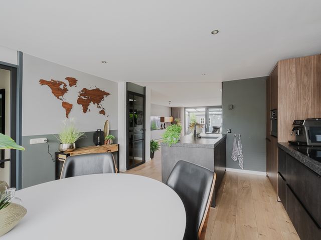 Rosa Spierstraat 2, Spijkenisse