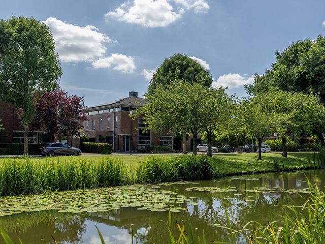 Meerwedesingel 15, Barendrecht