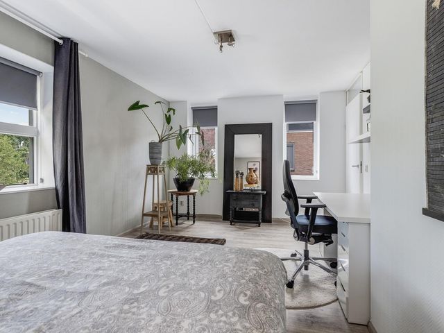 Meerwedesingel 15, Barendrecht