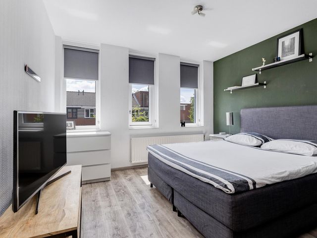 Meerwedesingel 15, Barendrecht