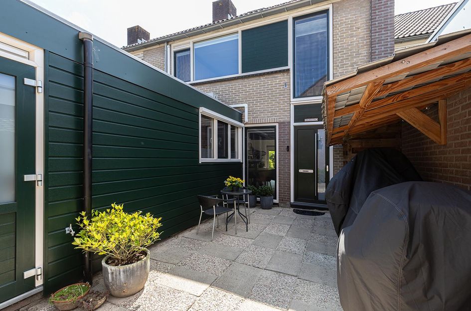 Domela Nieuwenhuisstraat 22