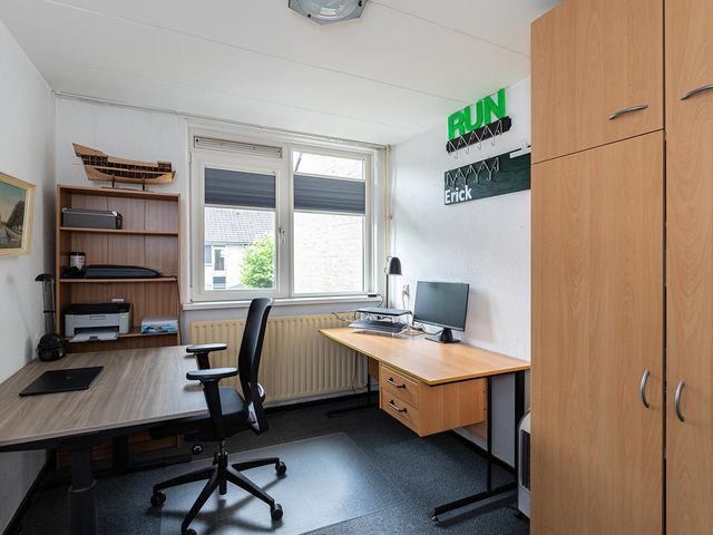 Domela Nieuwenhuisstraat 22, Papendrecht
