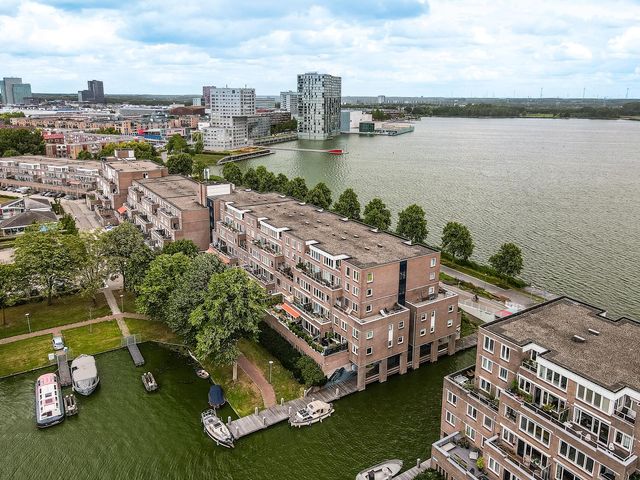 Urkwal 35, Almere
