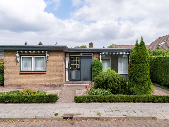 Pastoor Konijnstraat 33, Hoogkarspel