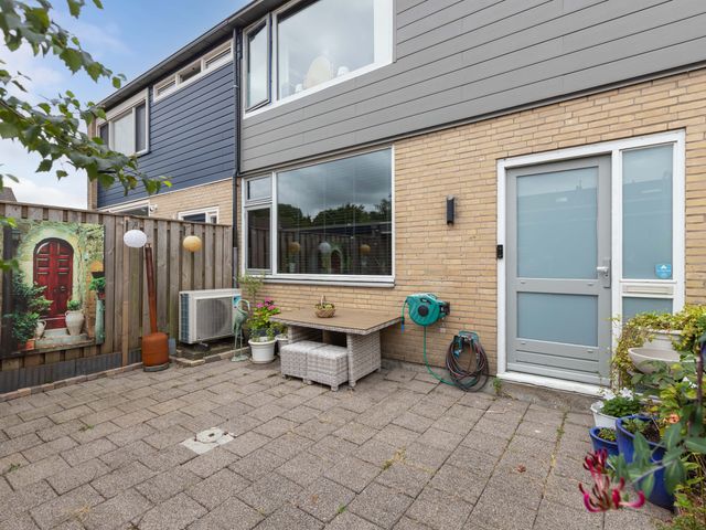 Delta 12, Lelystad