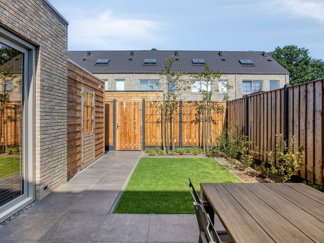 Houtwal 5, Hoeven