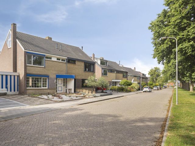 Nassaulaan 180, Puttershoek