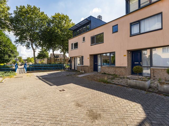 Van Ravesteyn-erf 255, Dordrecht